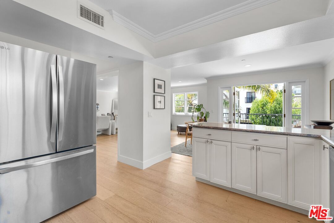 11842 Darlington Ave Unit: 201