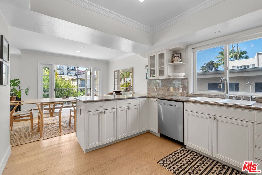 11842 Darlington Ave Unit: 201