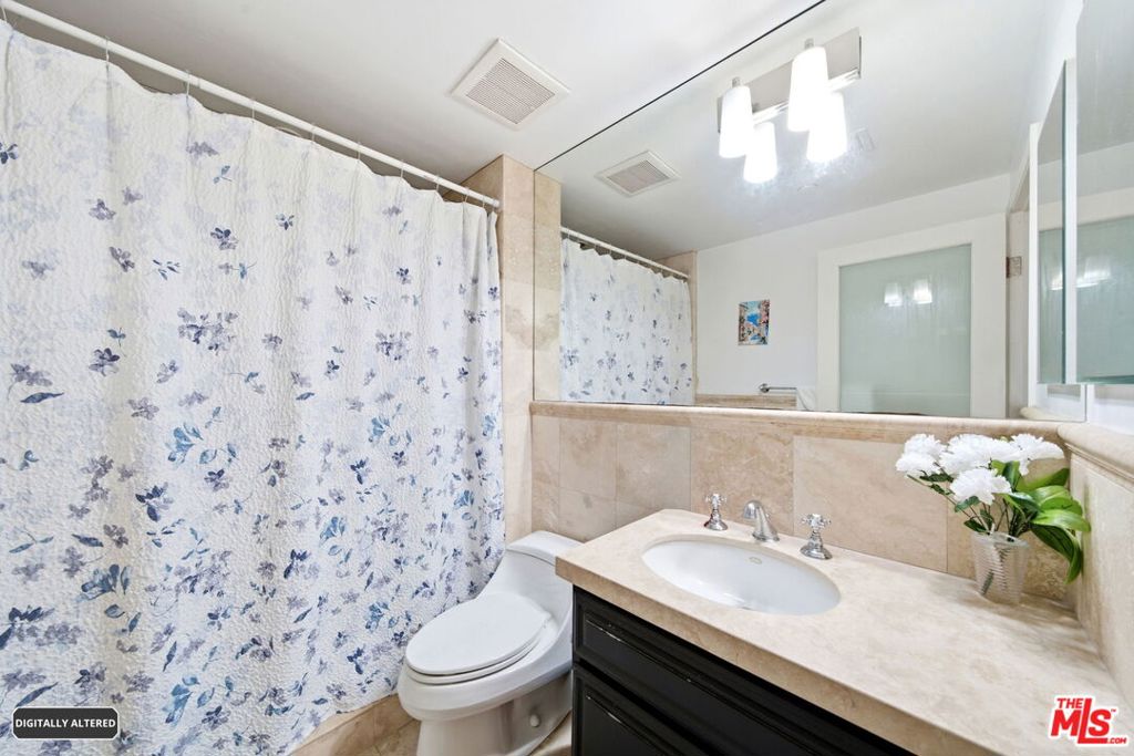 122 Ocean Park Boulevard 507