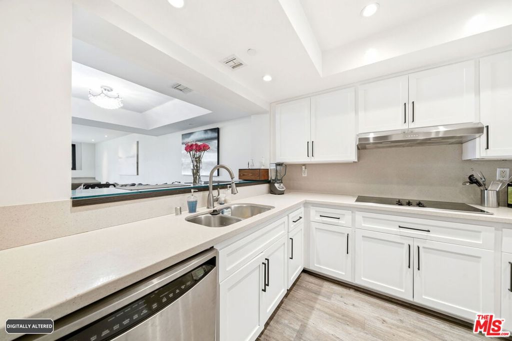 122 Ocean Park Boulevard 507