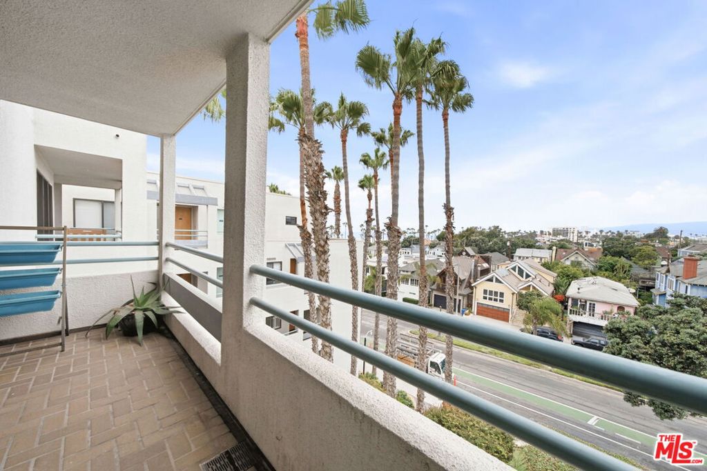 122 Ocean Park Boulevard 507