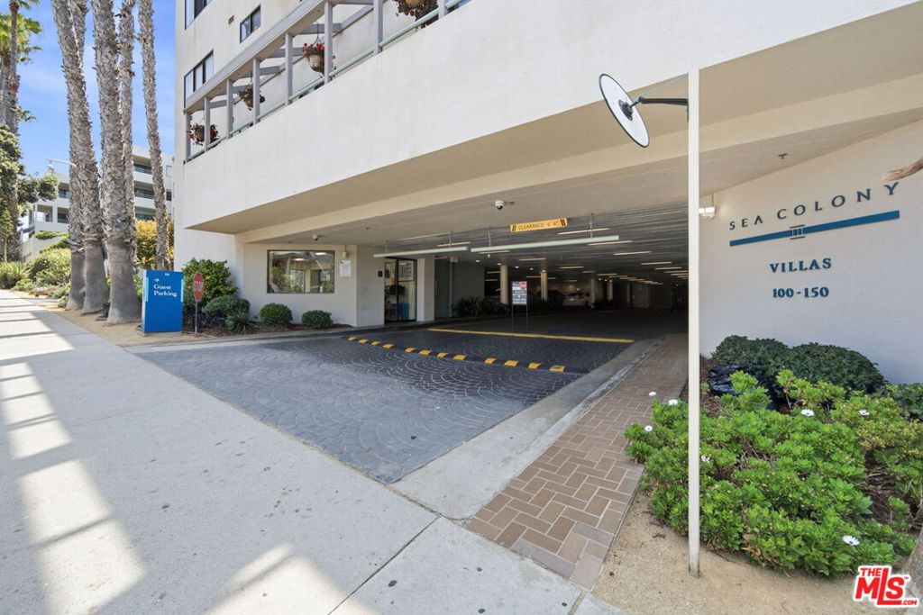 122 Ocean Park Boulevard 507