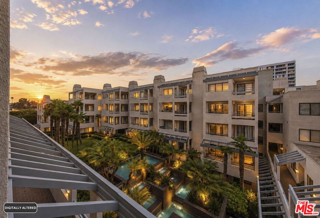 122 Ocean Park Boulevard 507
