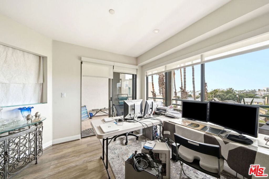 122 Ocean Park Boulevard 507