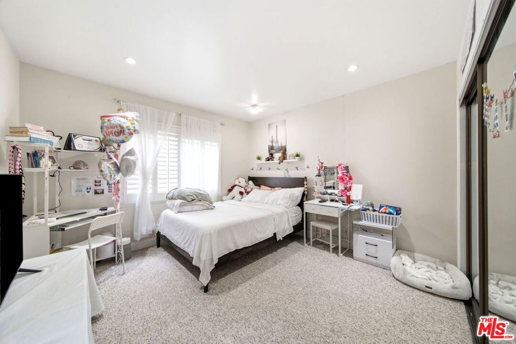122 Ocean Park Boulevard 507