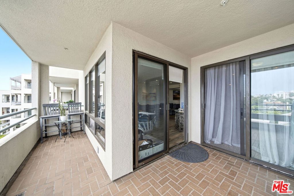 122 Ocean Park Boulevard 507