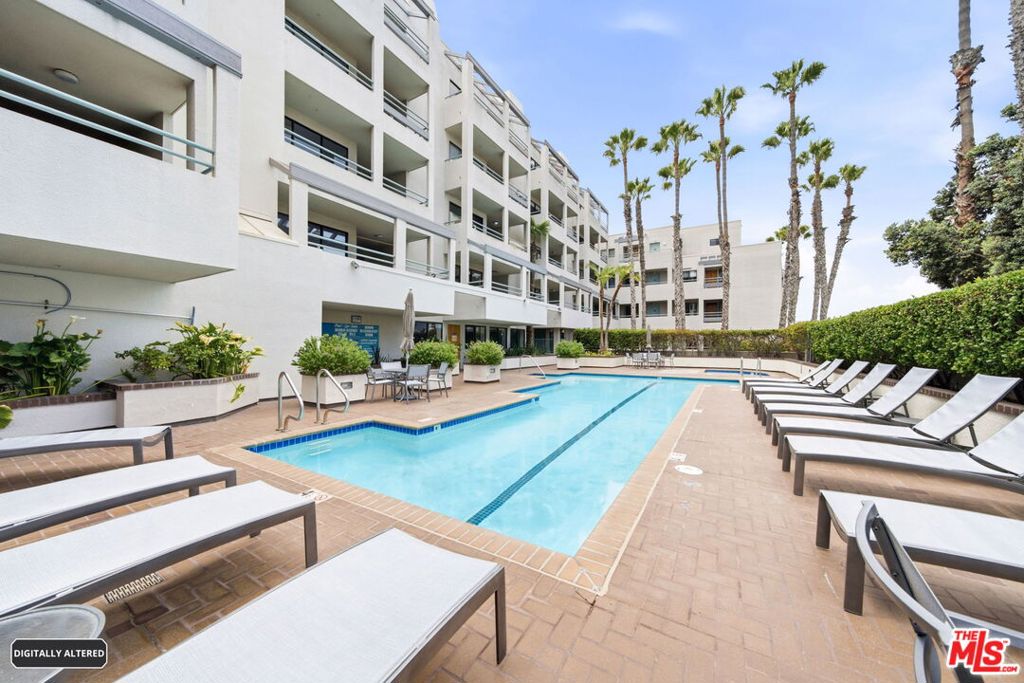 122 Ocean Park Boulevard 507