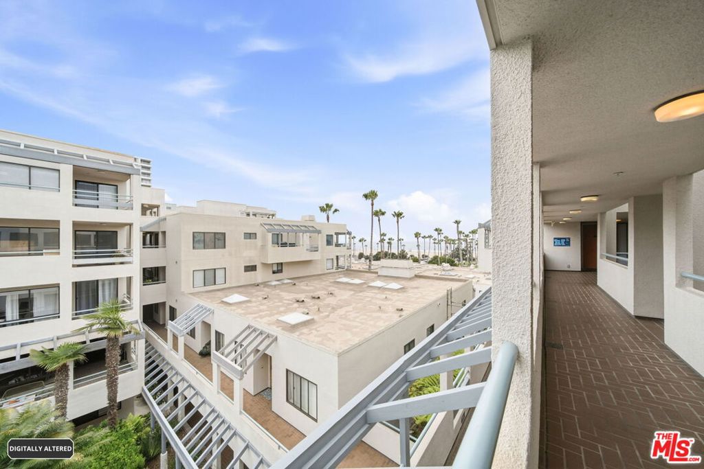 122 Ocean Park Boulevard 507