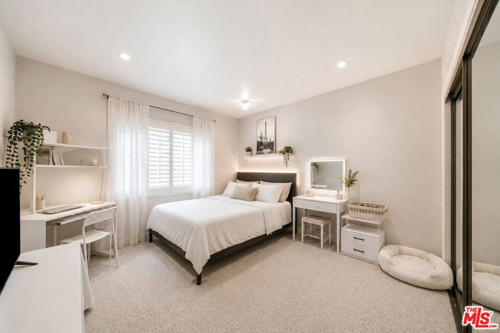 122 Ocean Park Boulevard 507