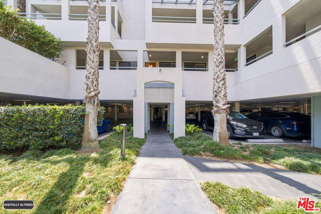122 Ocean Park Boulevard 507