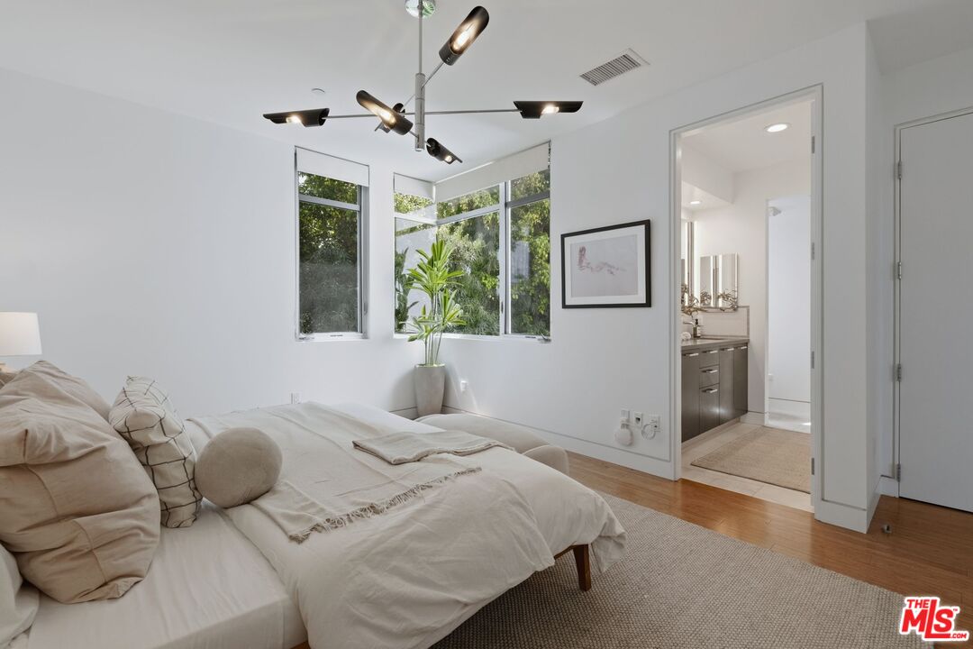 853 21st St Unit: 104