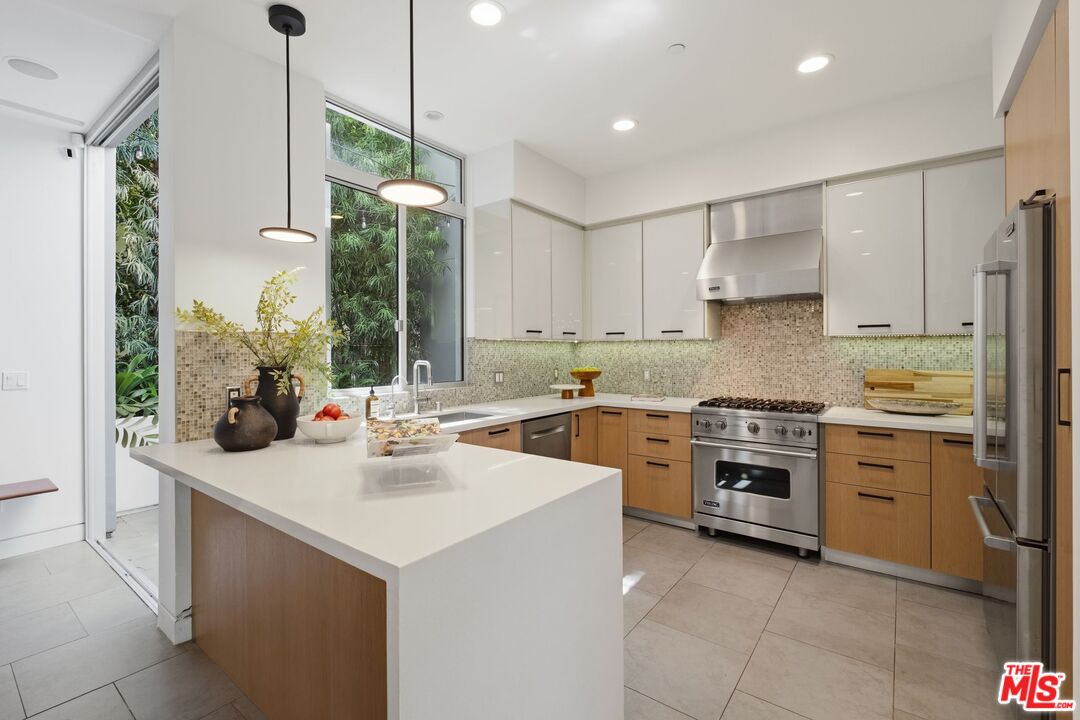 853 21st St Unit: 104