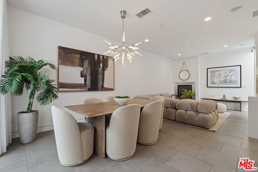 853 21st St Unit: 104