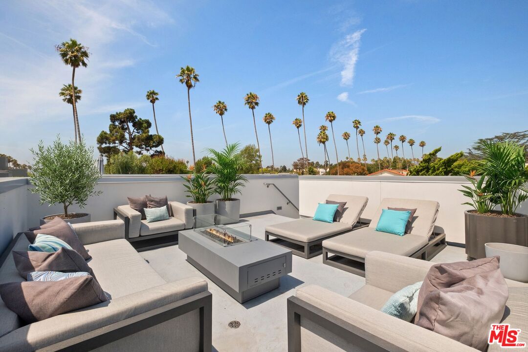 853 21st St Unit: 104