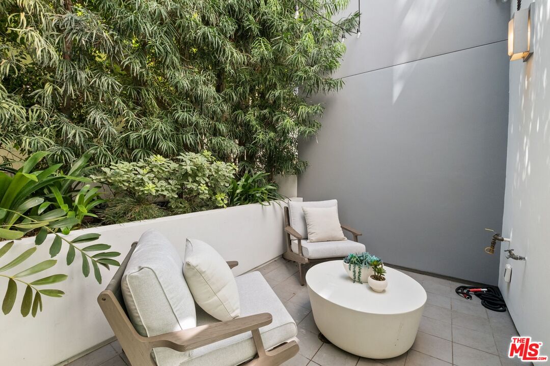 853 21st St Unit: 104