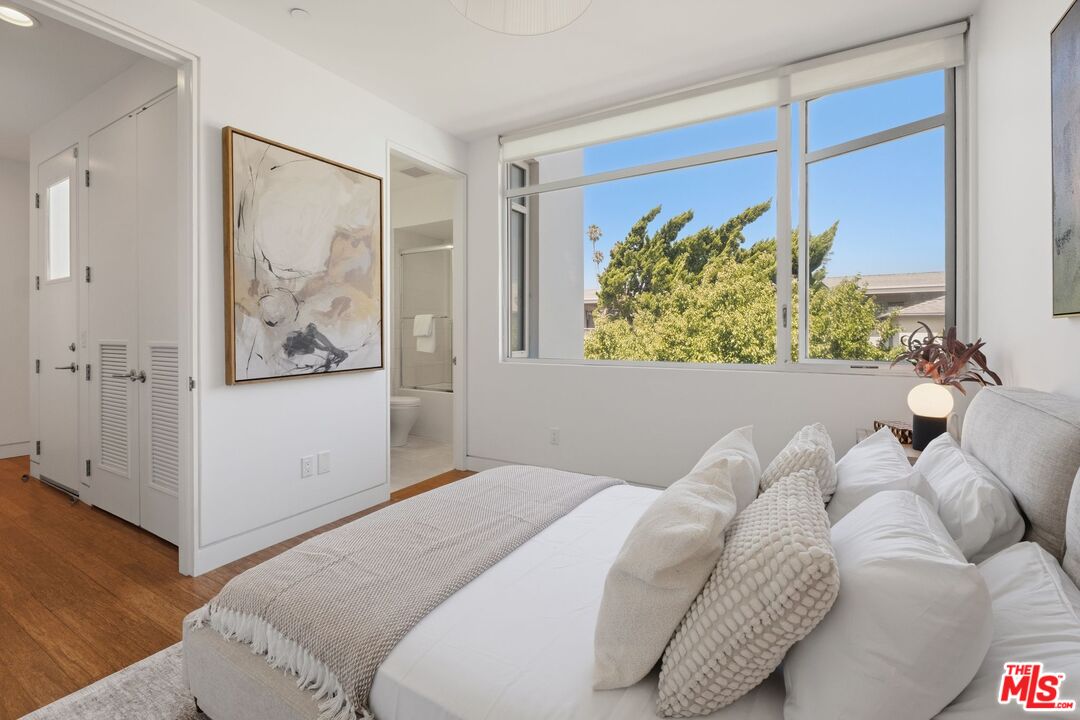 853 21st St Unit: 104