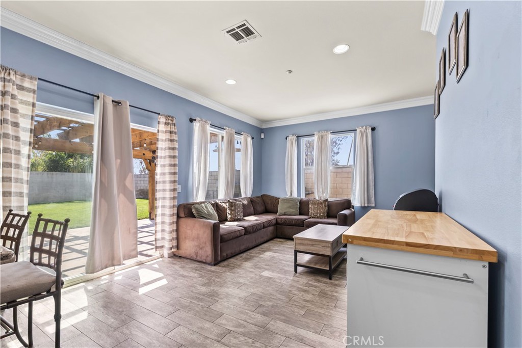 9289 Sycamore