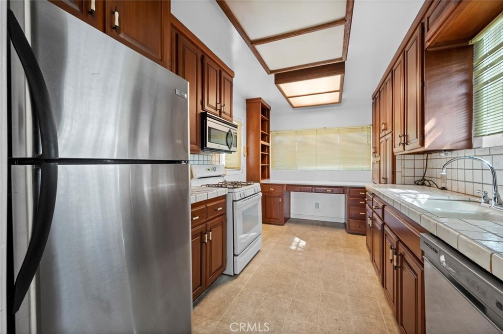 1246 S Gertruda Avenue