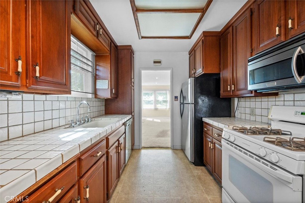 1246 S Gertruda Avenue