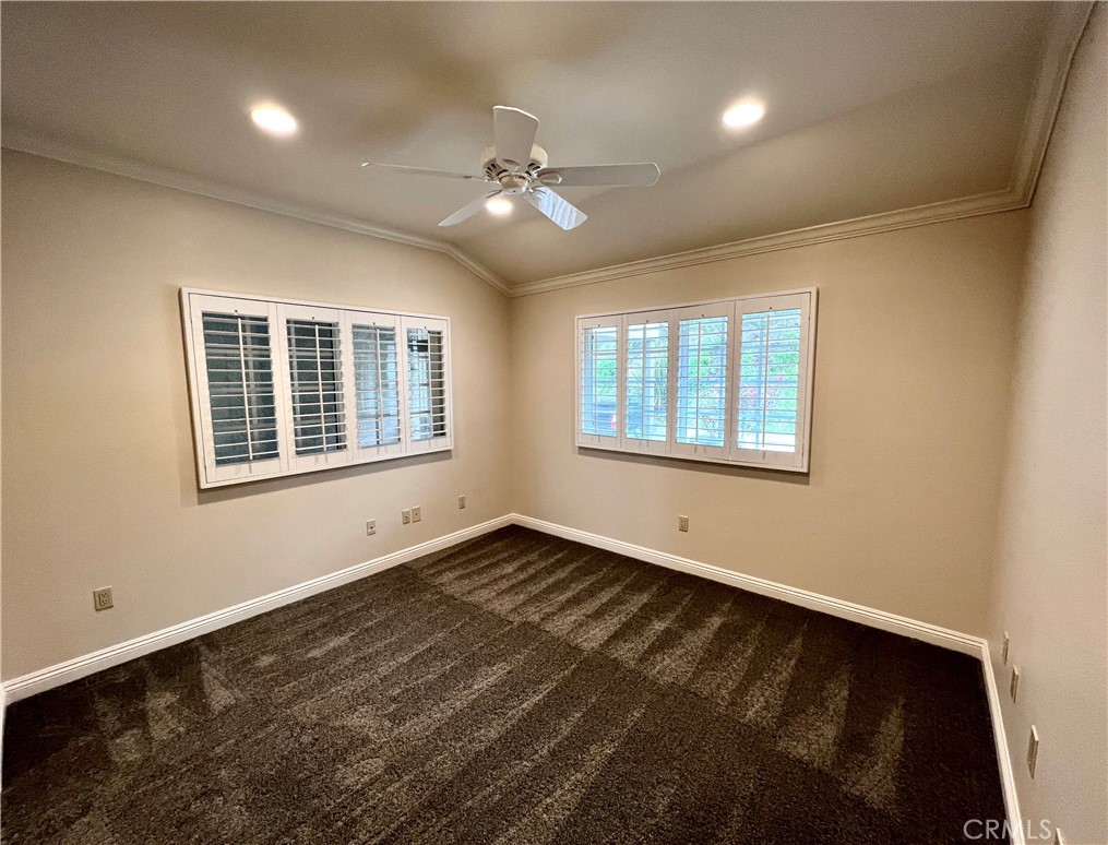 888 W Highpoint Drive