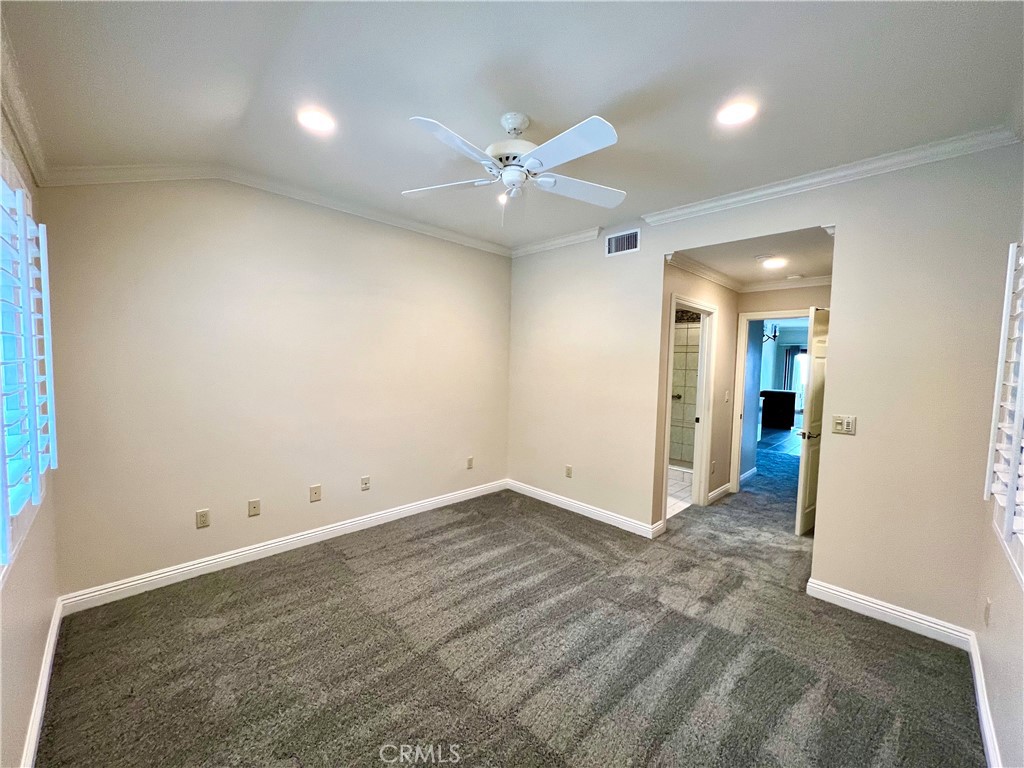 888 W Highpoint Drive