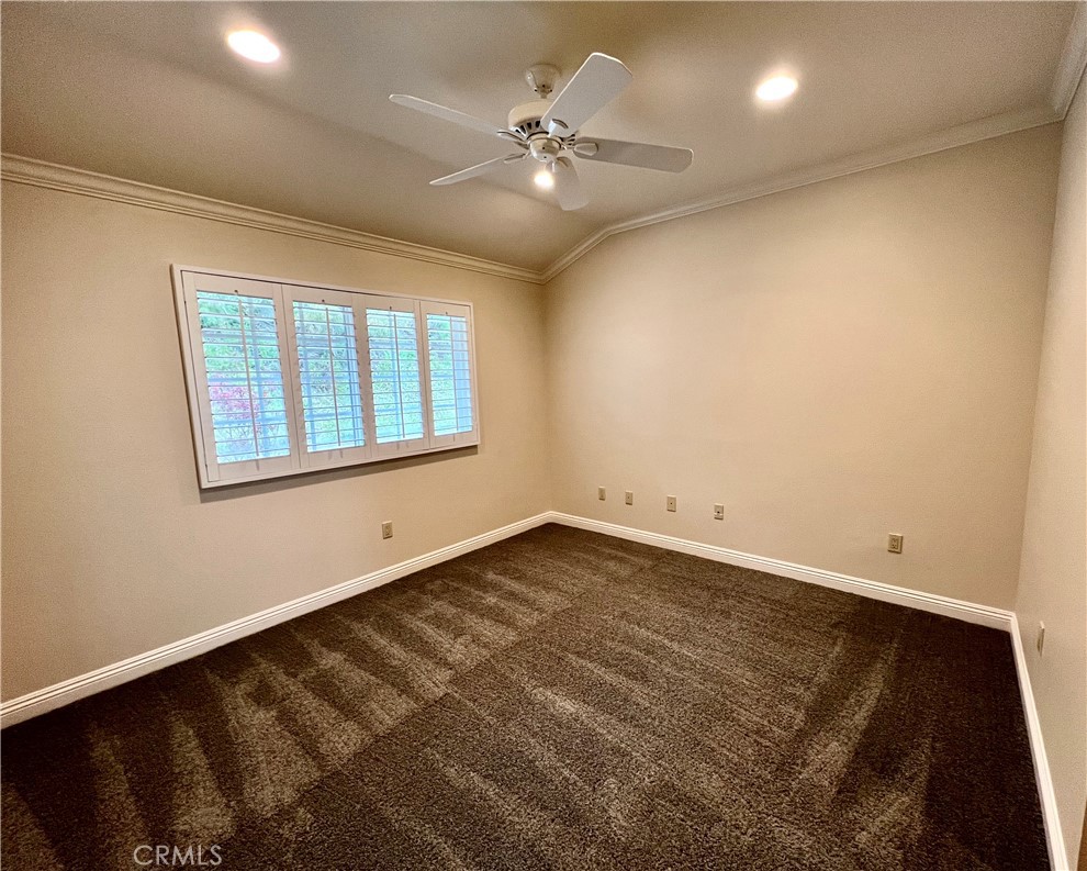 888 W Highpoint Drive