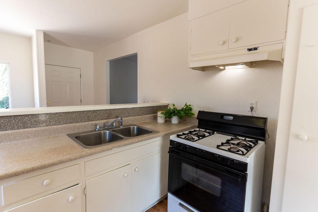 732 E El Morado Court