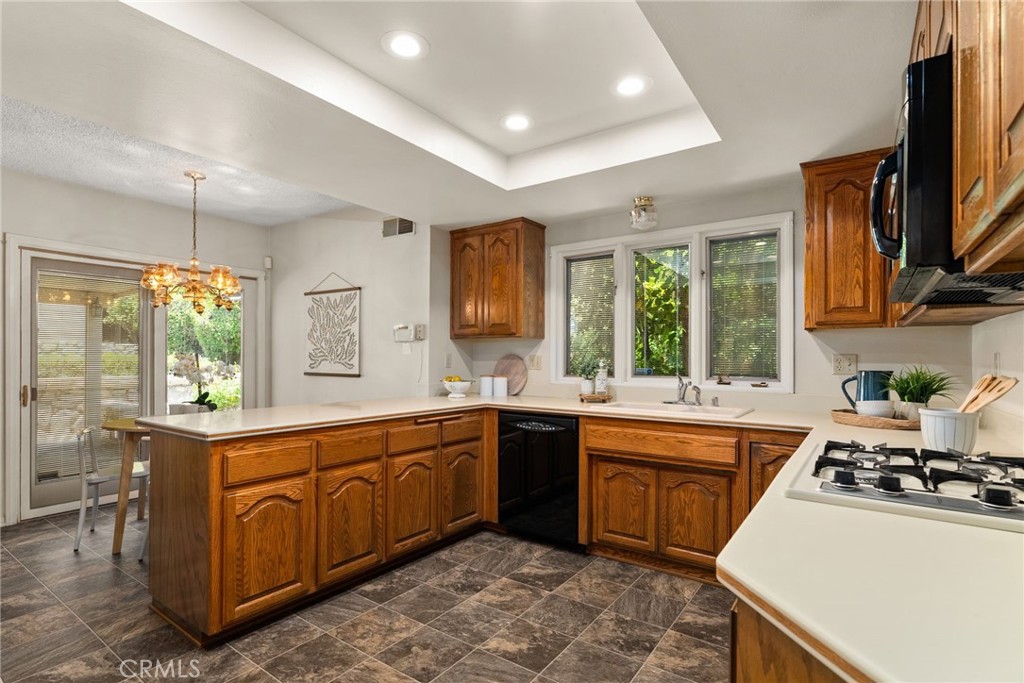 2453 N San Antonio Avenue