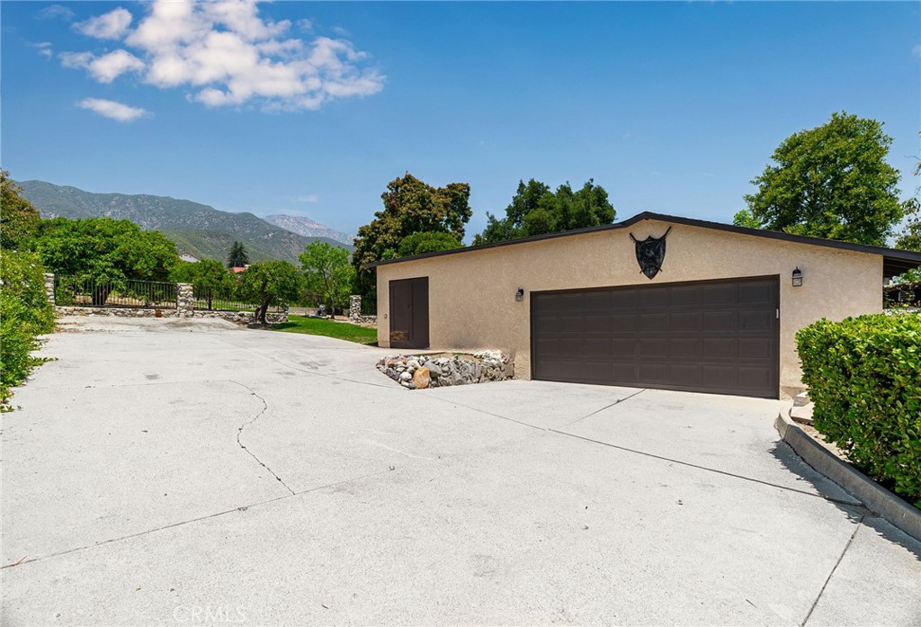 2453 N San Antonio Avenue