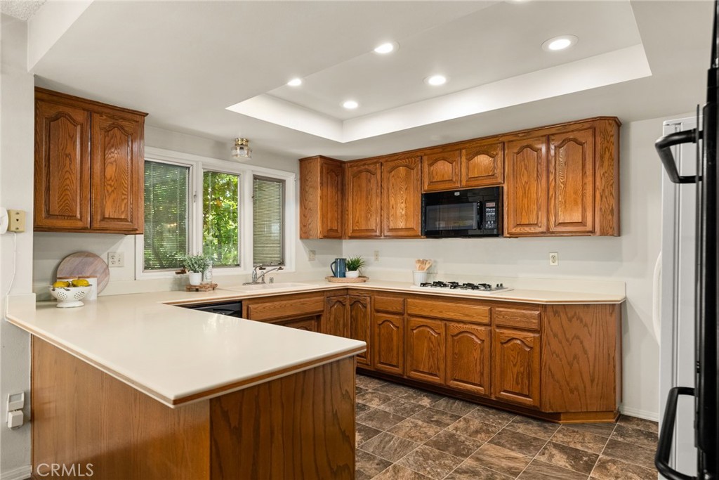 2453 N San Antonio Avenue