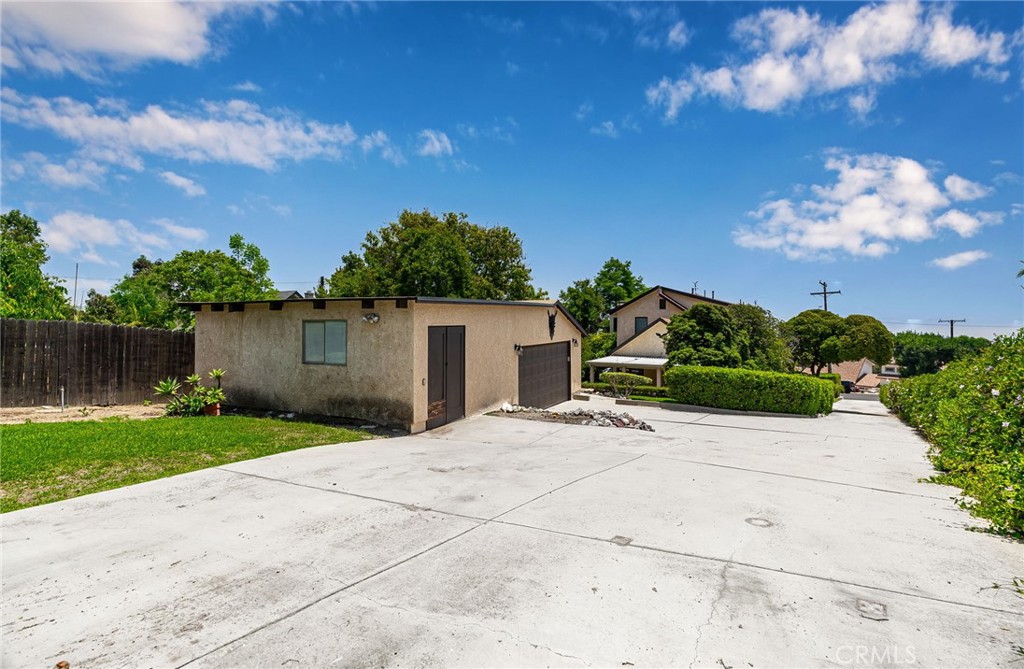 2453 N San Antonio Avenue