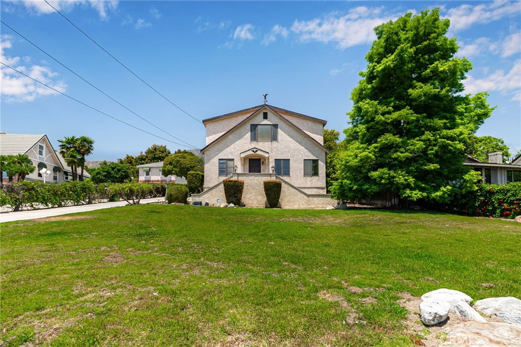 2453 N San Antonio Avenue