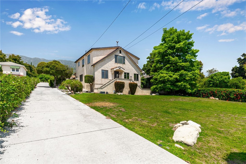 2453 N San Antonio Avenue