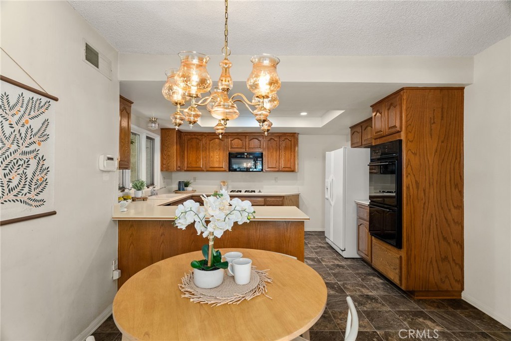 2453 N San Antonio Avenue