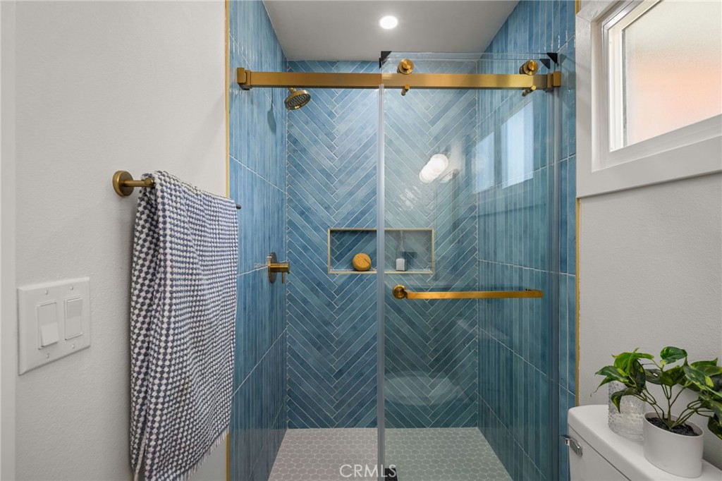 1210 E Highland Court