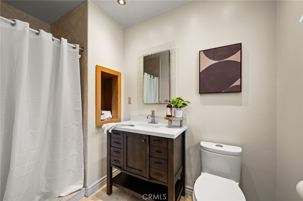 1425 N Mountain Avenue