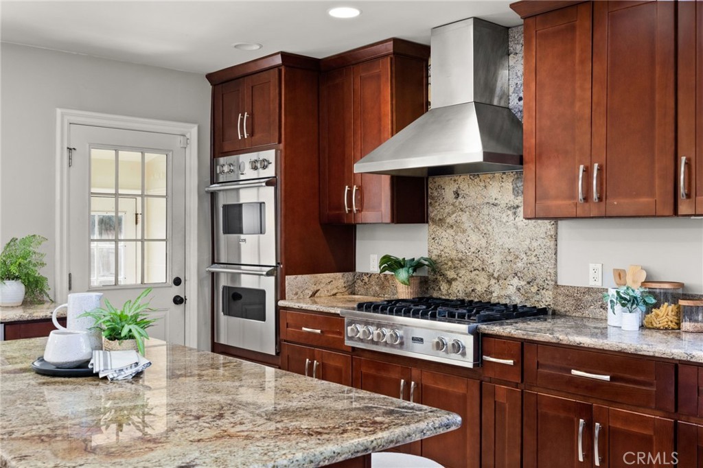 1425 N Mountain Avenue