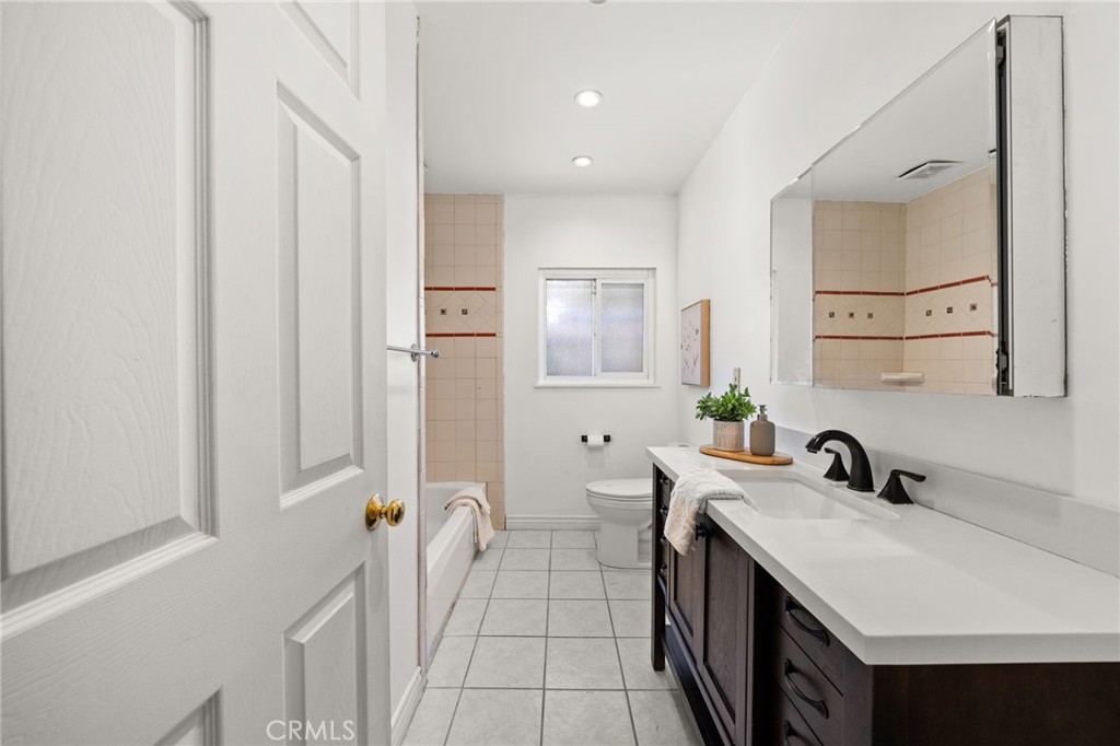 1425 N Mountain Avenue