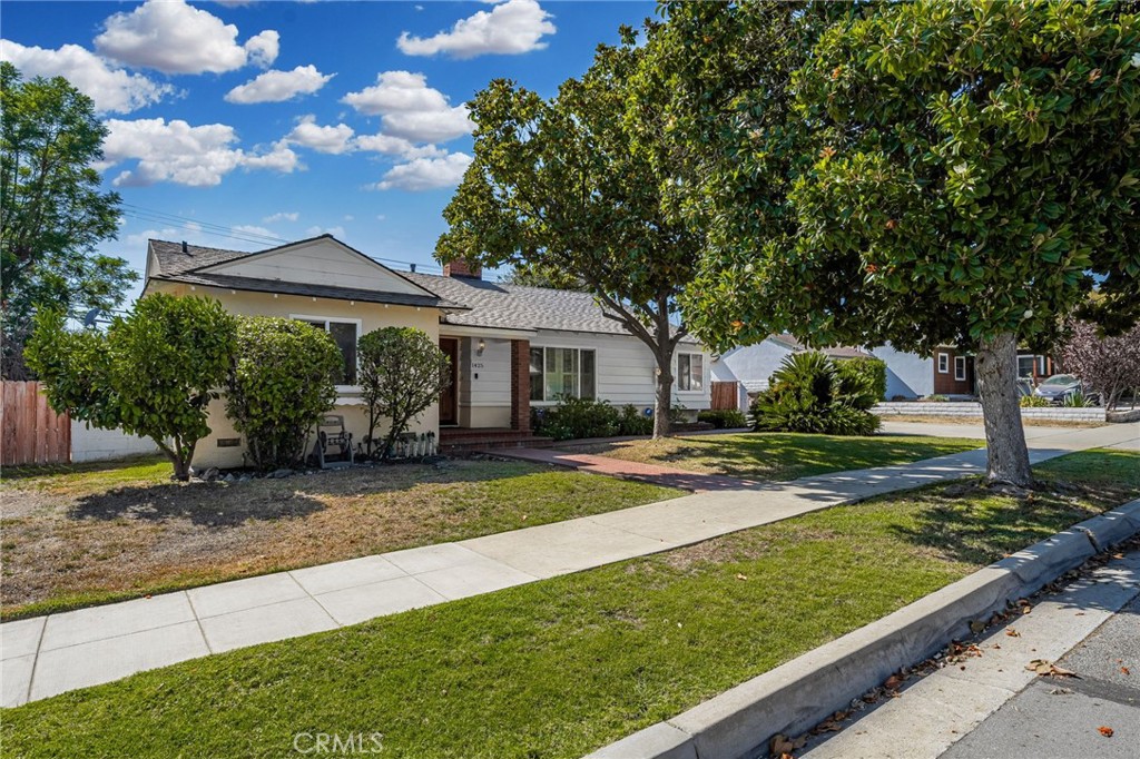 1425 N Mountain Avenue