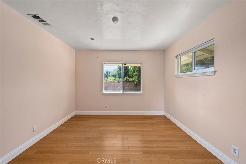 1425 N Mountain Avenue