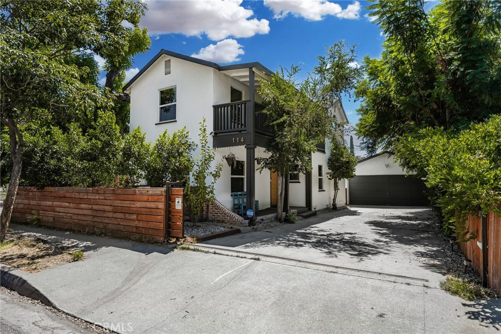 114 E Woodbury Road