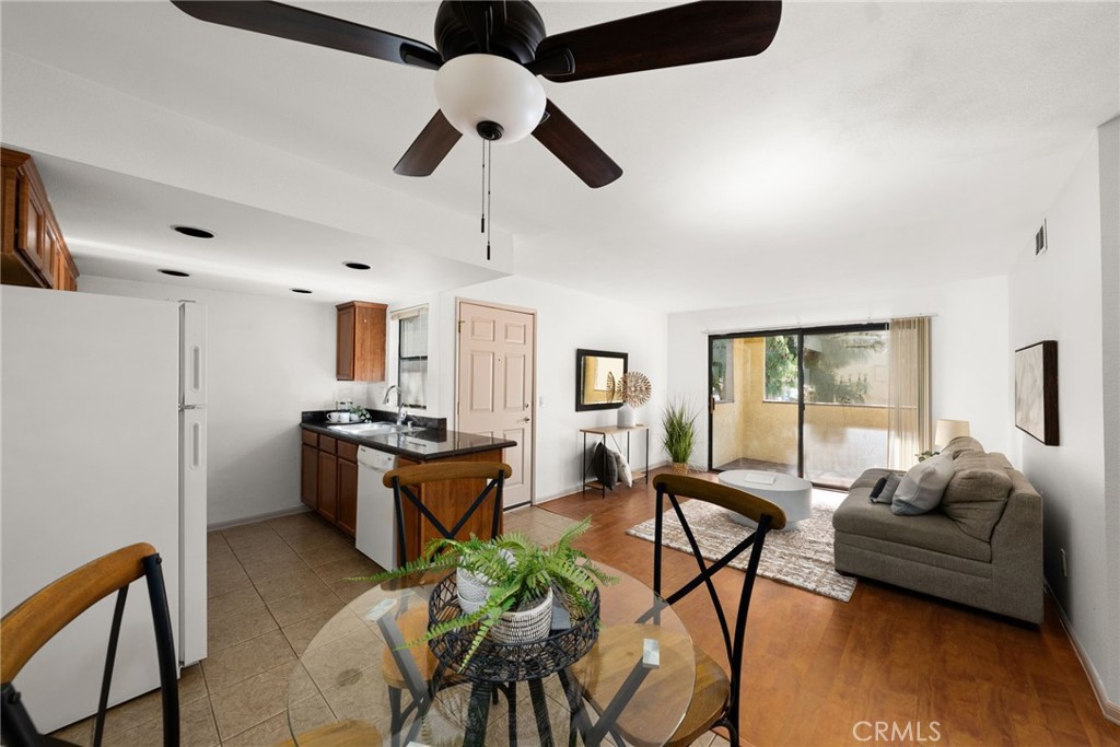 1142 W Blaine Street 202