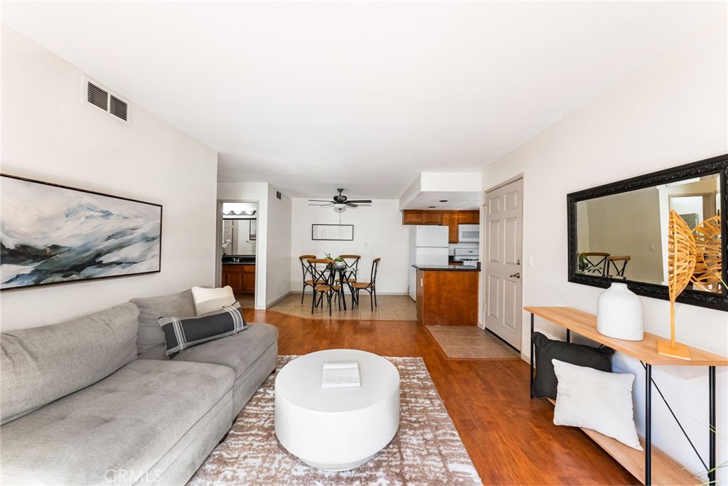 1142 W Blaine Street 202