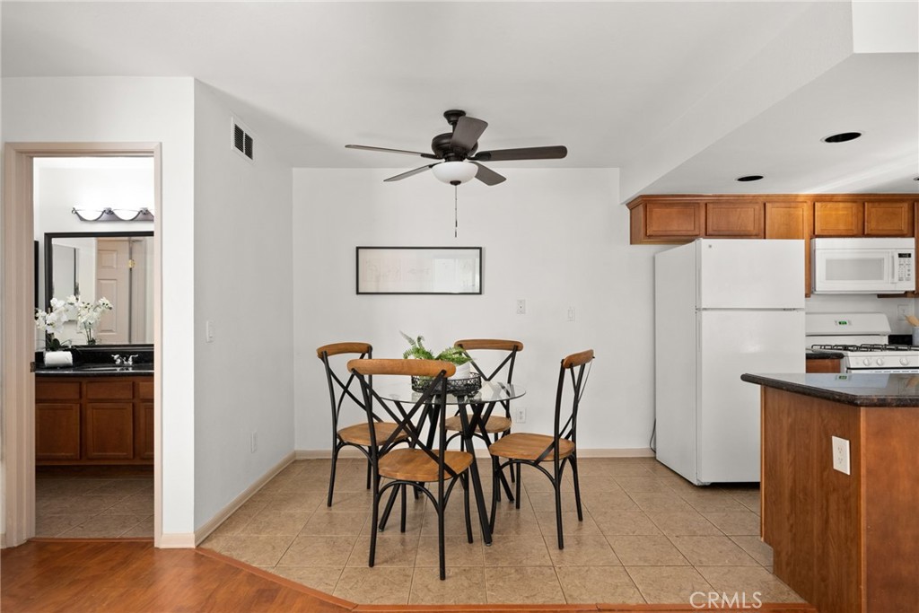 1142 W Blaine Street 202