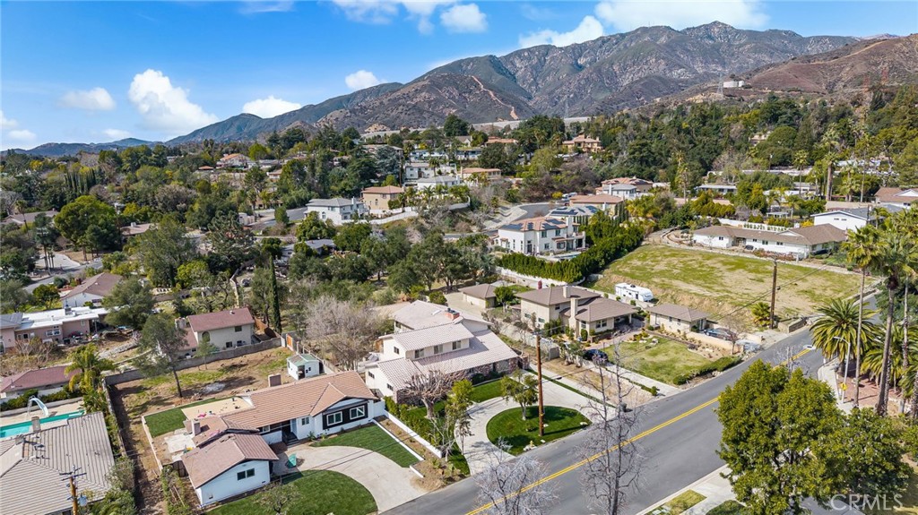 2365 N San Antonio Avenue