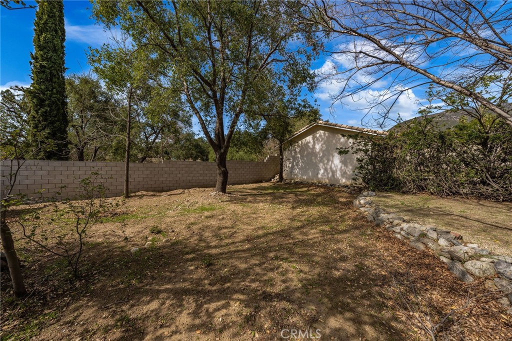 2365 N San Antonio Avenue