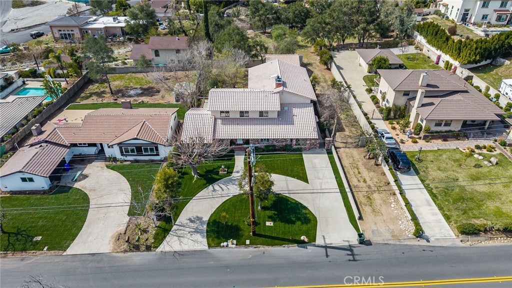 2365 N San Antonio Avenue