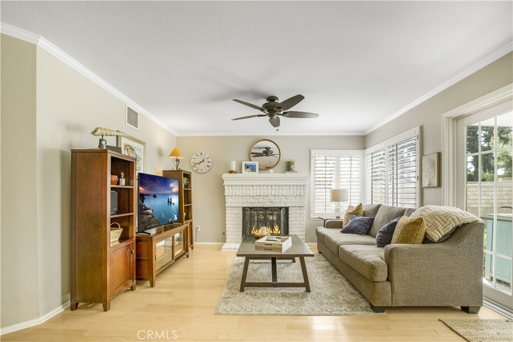 2345 Meadowglen Way