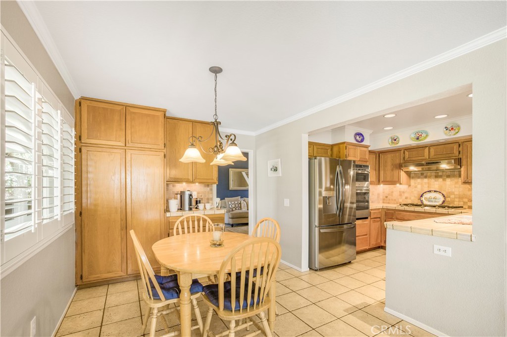 2345 Meadowglen Way