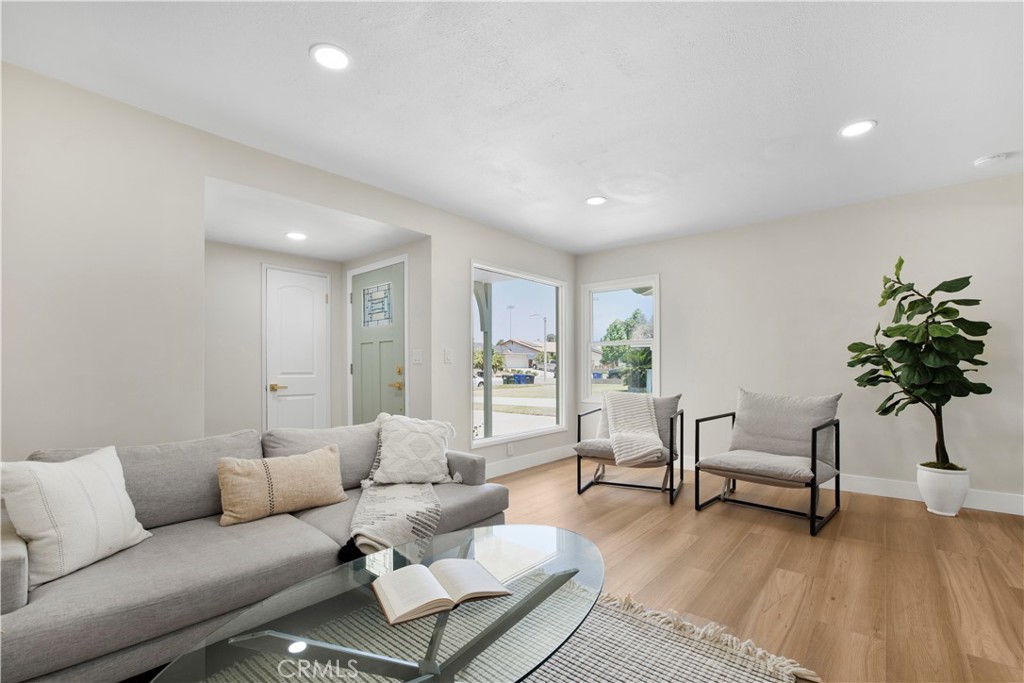 1347 W Princeton Street